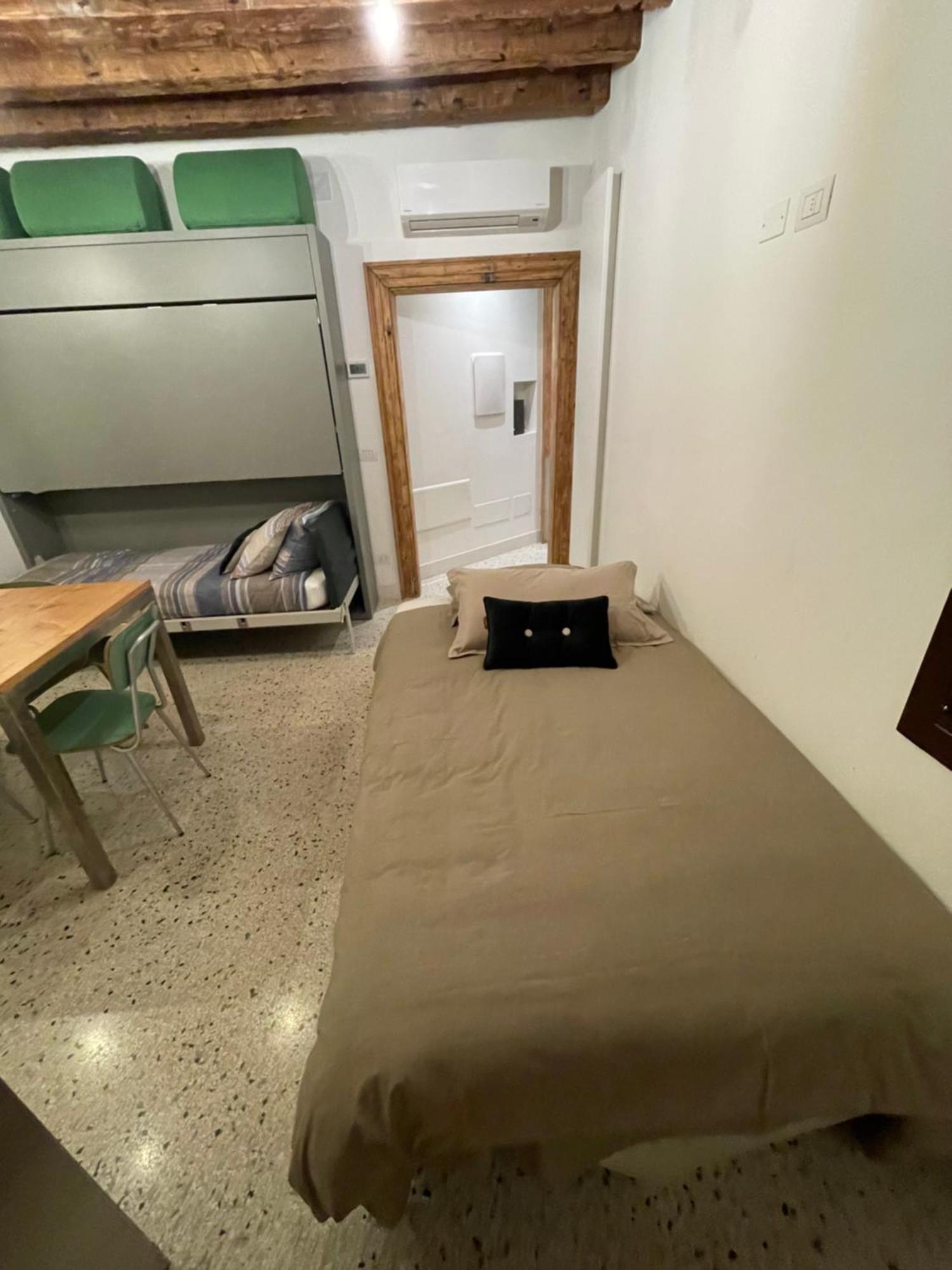 Remer Suites Venice Room photo