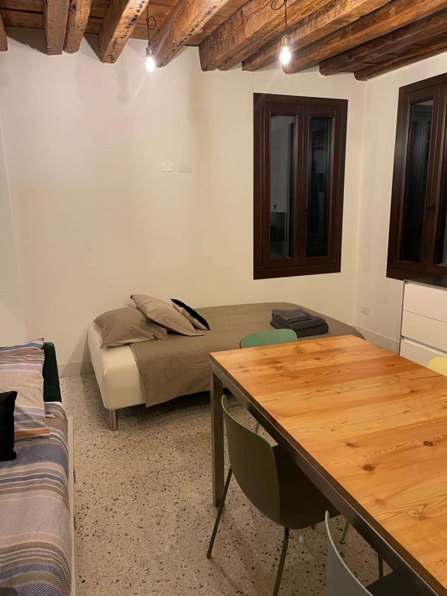 Remer Suites Venice Room photo